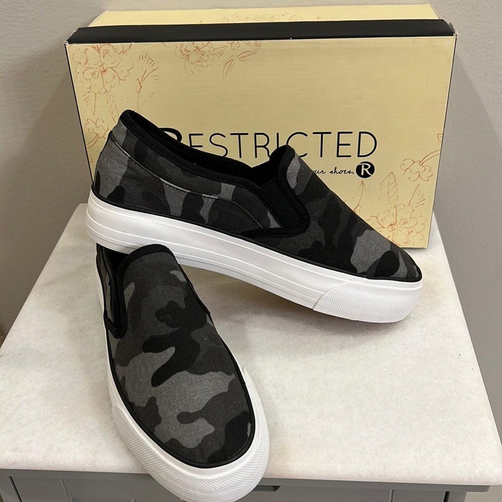 NWT Restricted Black Camo Canvas Slip On Shoes